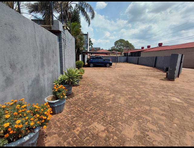 2,430M² RETAIL FOR SALE IN MOKOPANE CENTRAL